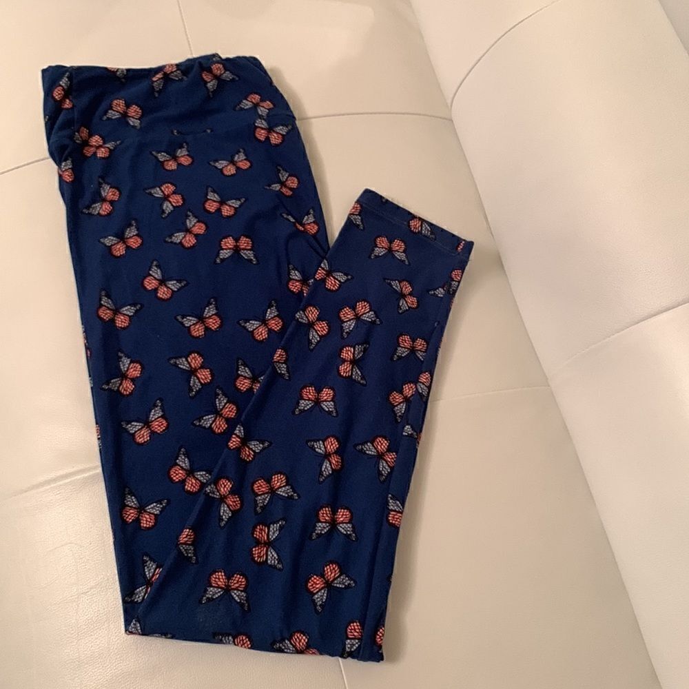 LuLaRoe Blue/ Red Leggings Cropped Size T/ C (tall & curvy)